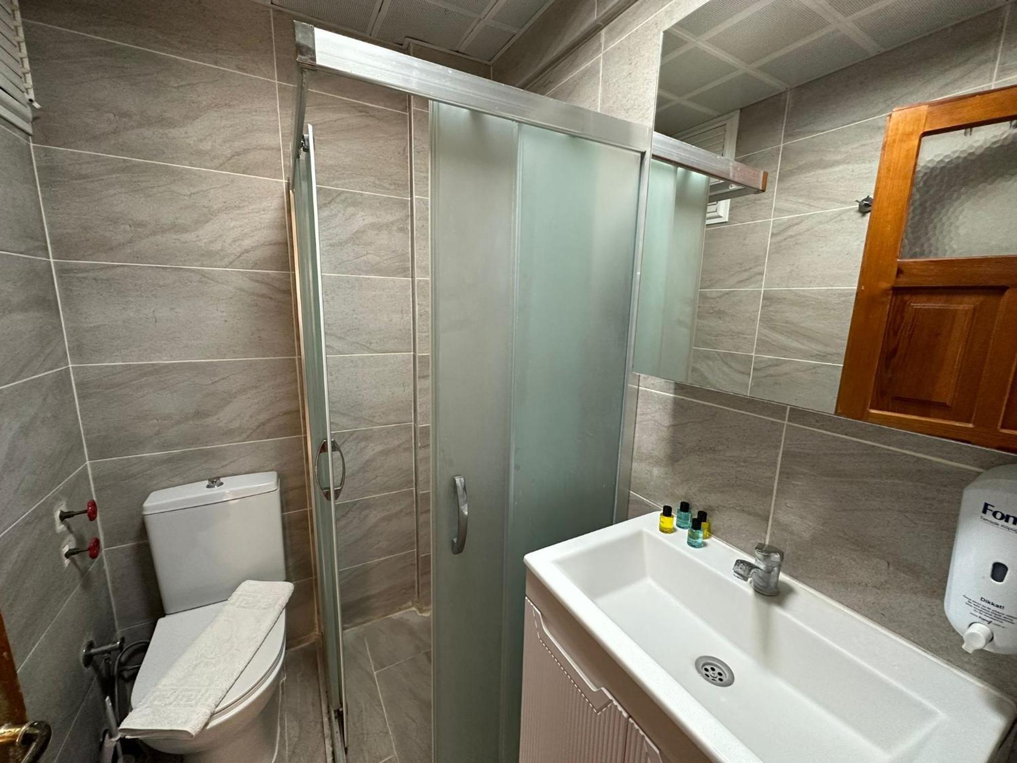 Cicek Apart Hotel Çeşme Exteriör bild