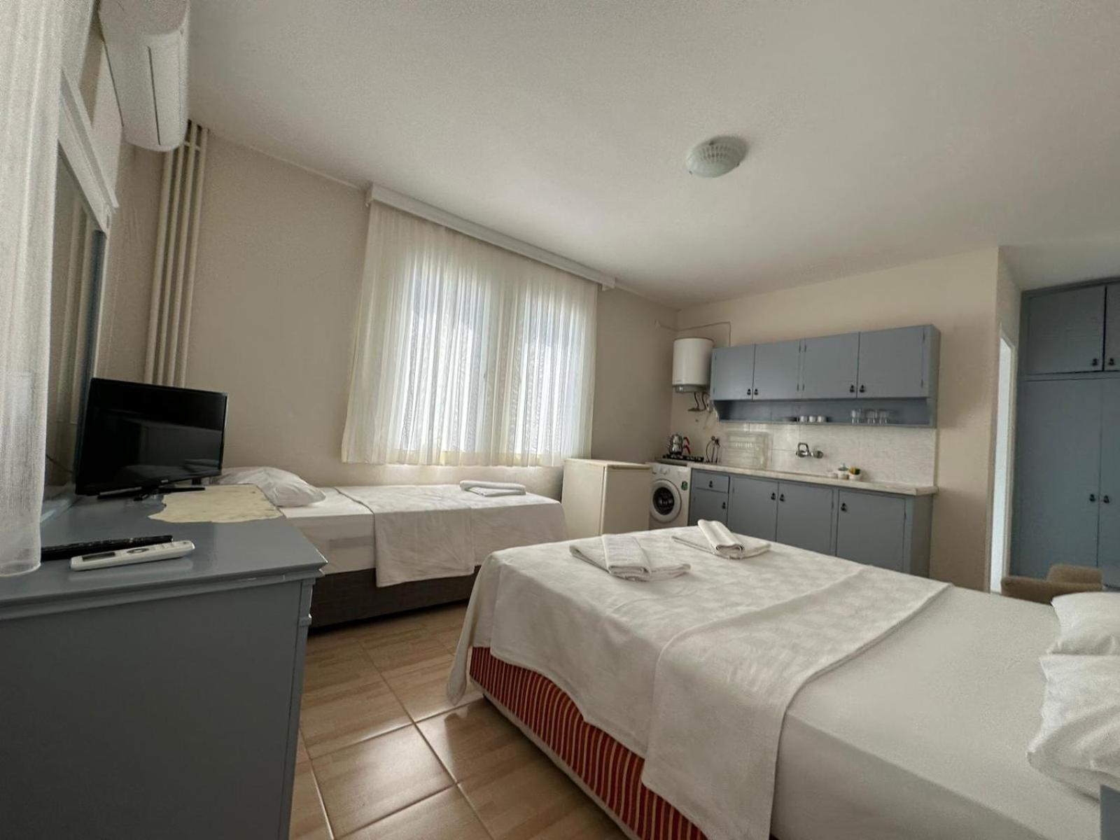 Cicek Apart Hotel Çeşme Exteriör bild