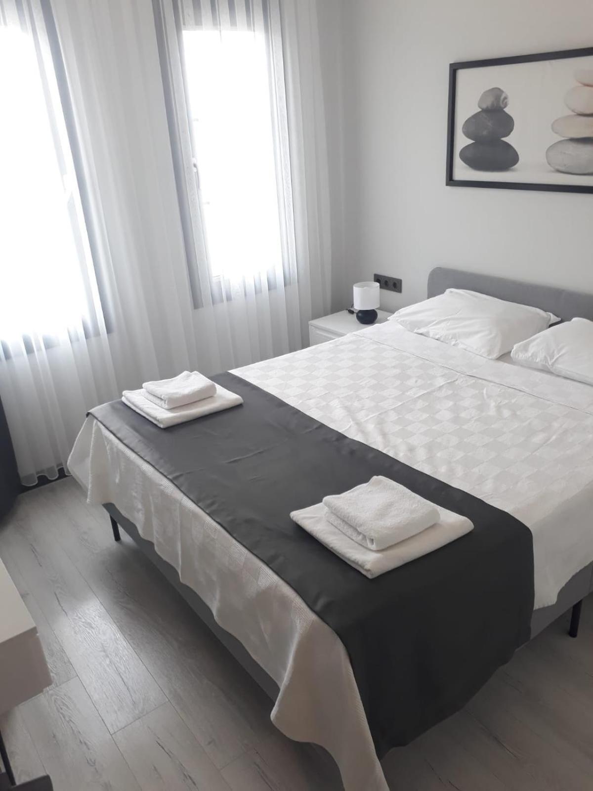 Cicek Apart Hotel Çeşme Exteriör bild