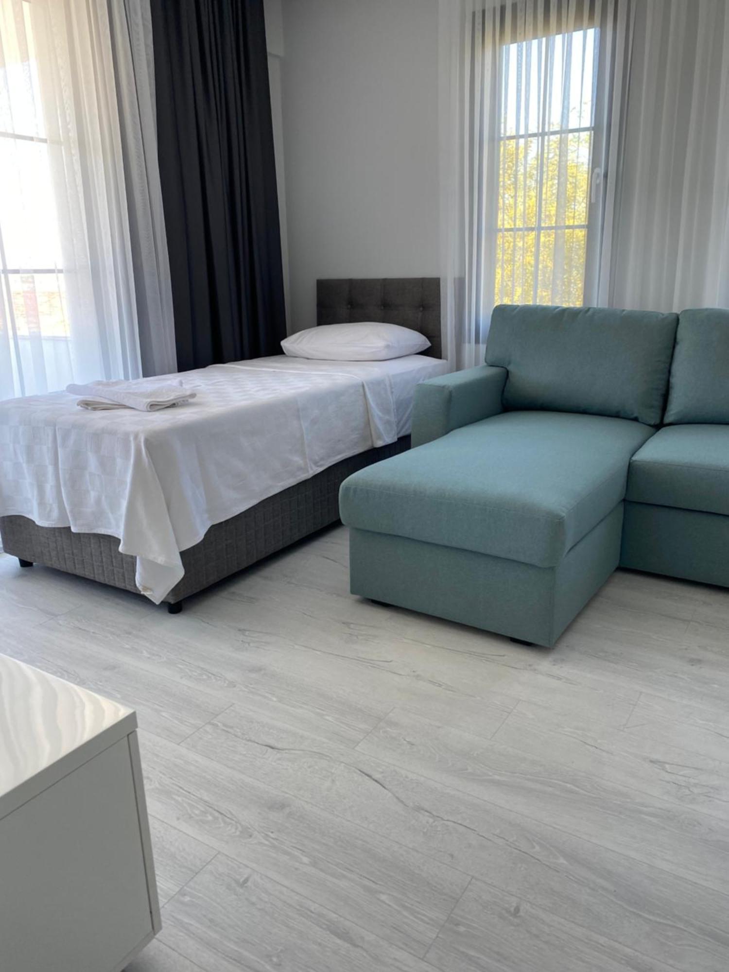 Cicek Apart Hotel Çeşme Exteriör bild