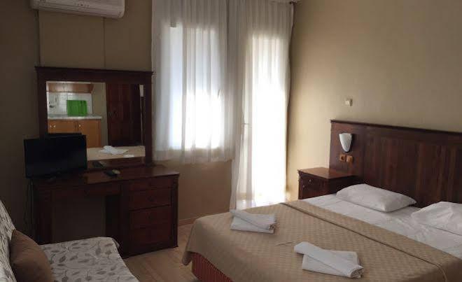 Cicek Apart Hotel Çeşme Exteriör bild