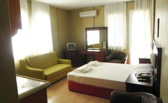 Cicek Apart Hotel Çeşme Exteriör bild